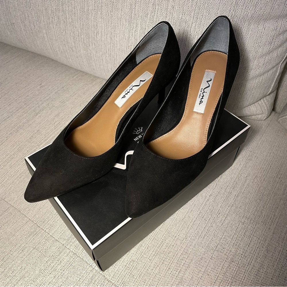Nina Pump, Black Suede, size 7W